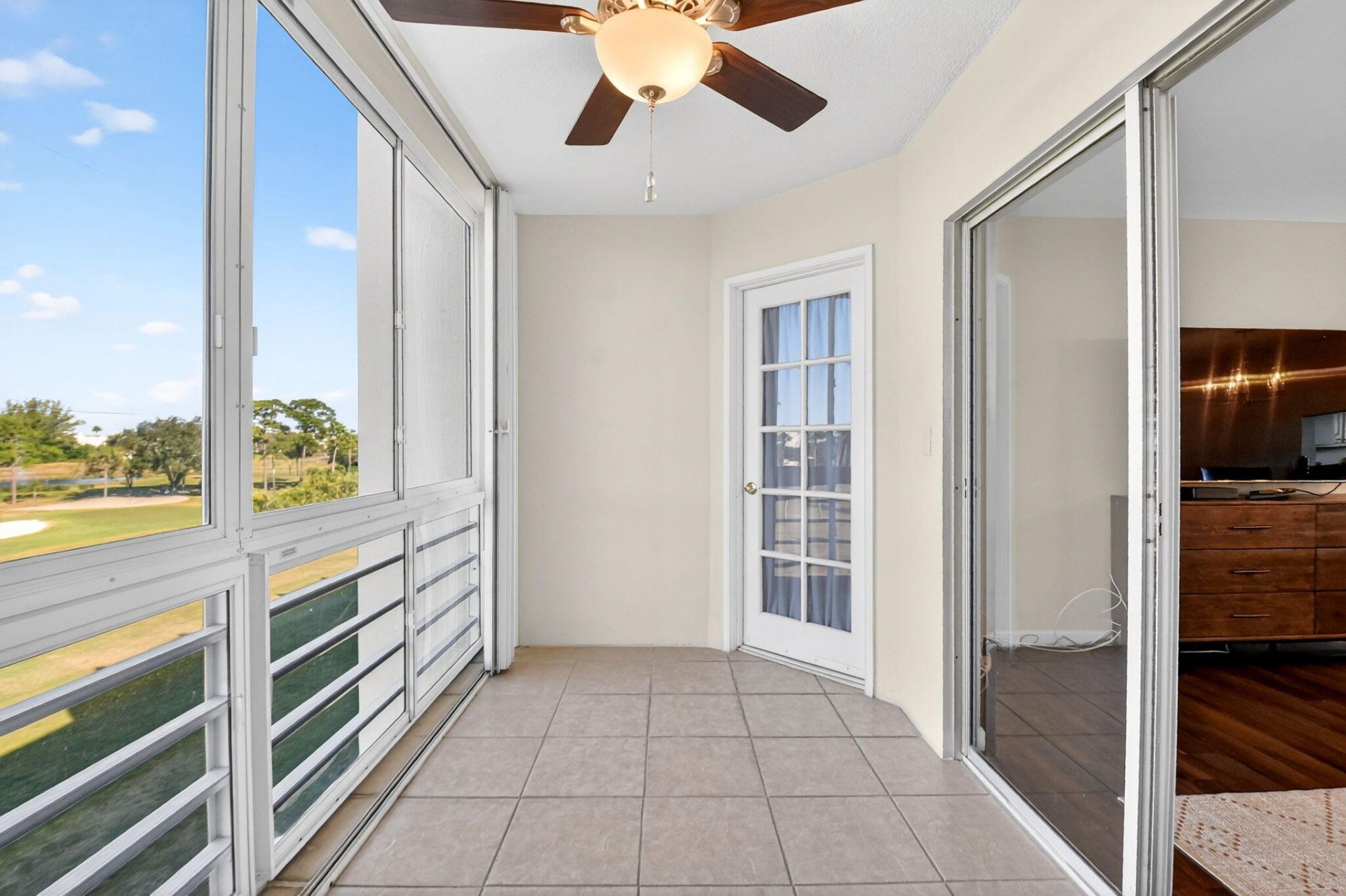 3661 Via Poinciana, Unit 410, Lake Worth, FL 33467 Photo