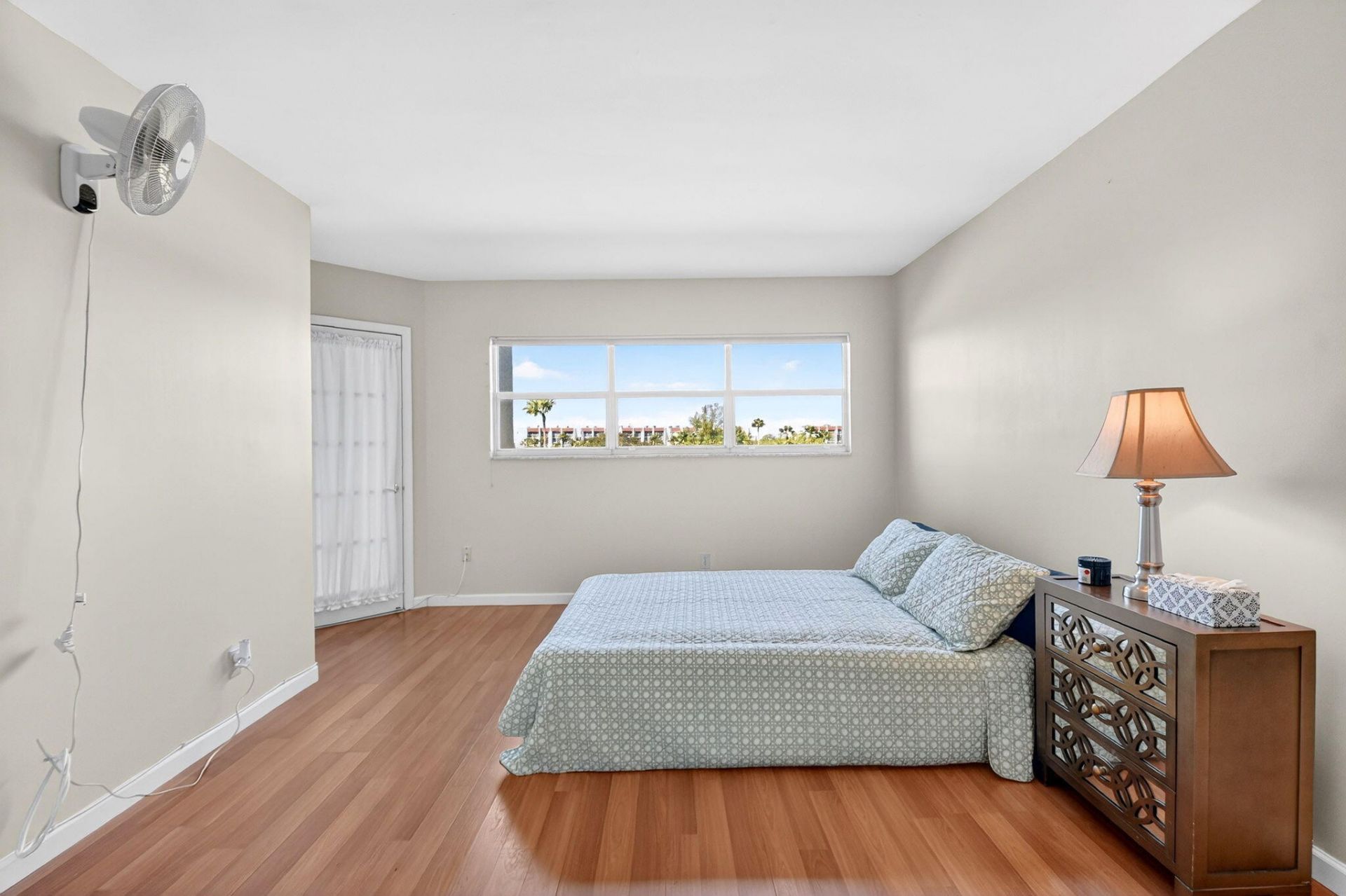 3661 Via Poinciana, Unit 410, Lake Worth, FL 33467 Photo