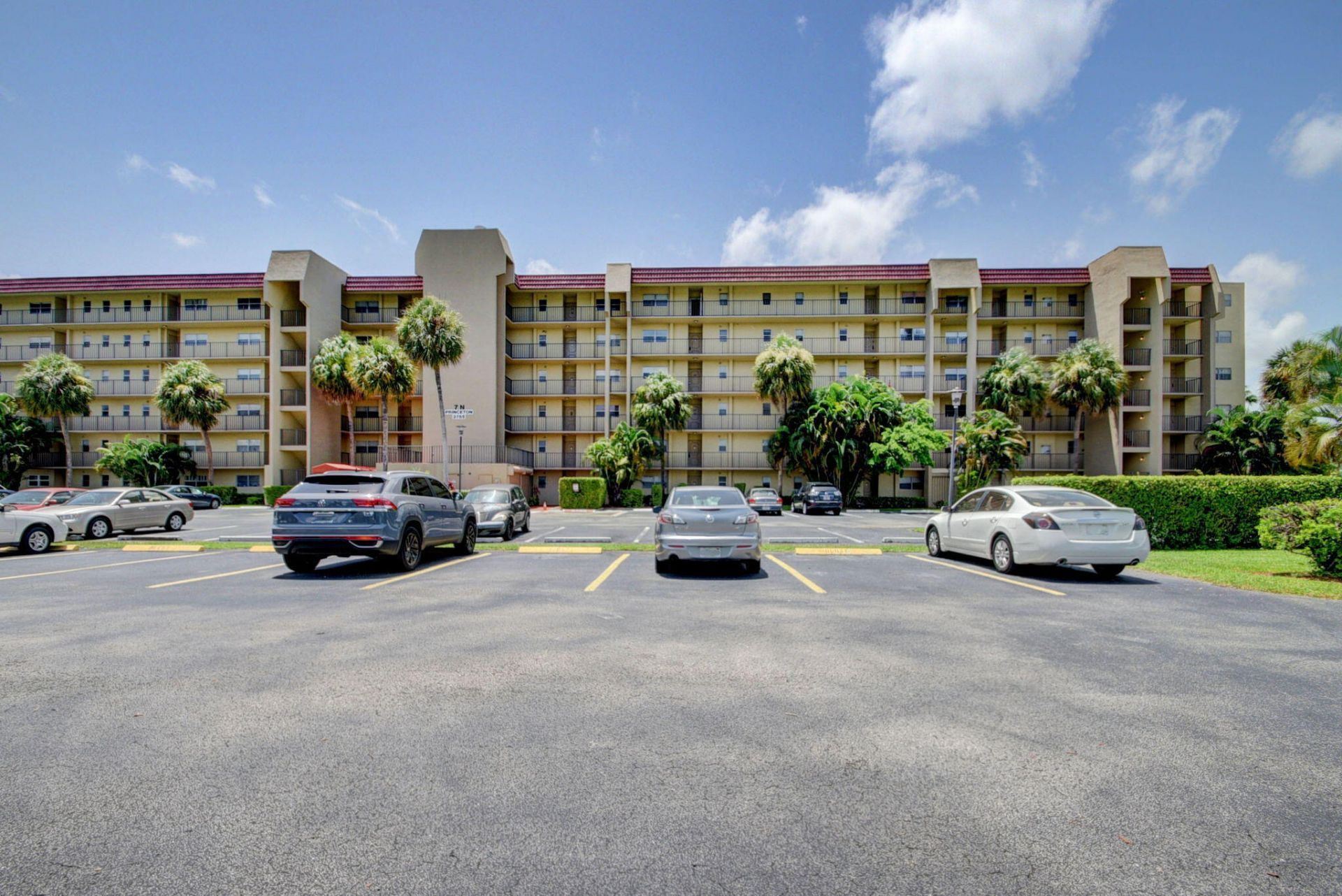 3661 Via Poinciana, Unit 410, Lake Worth, FL 33467 Photo