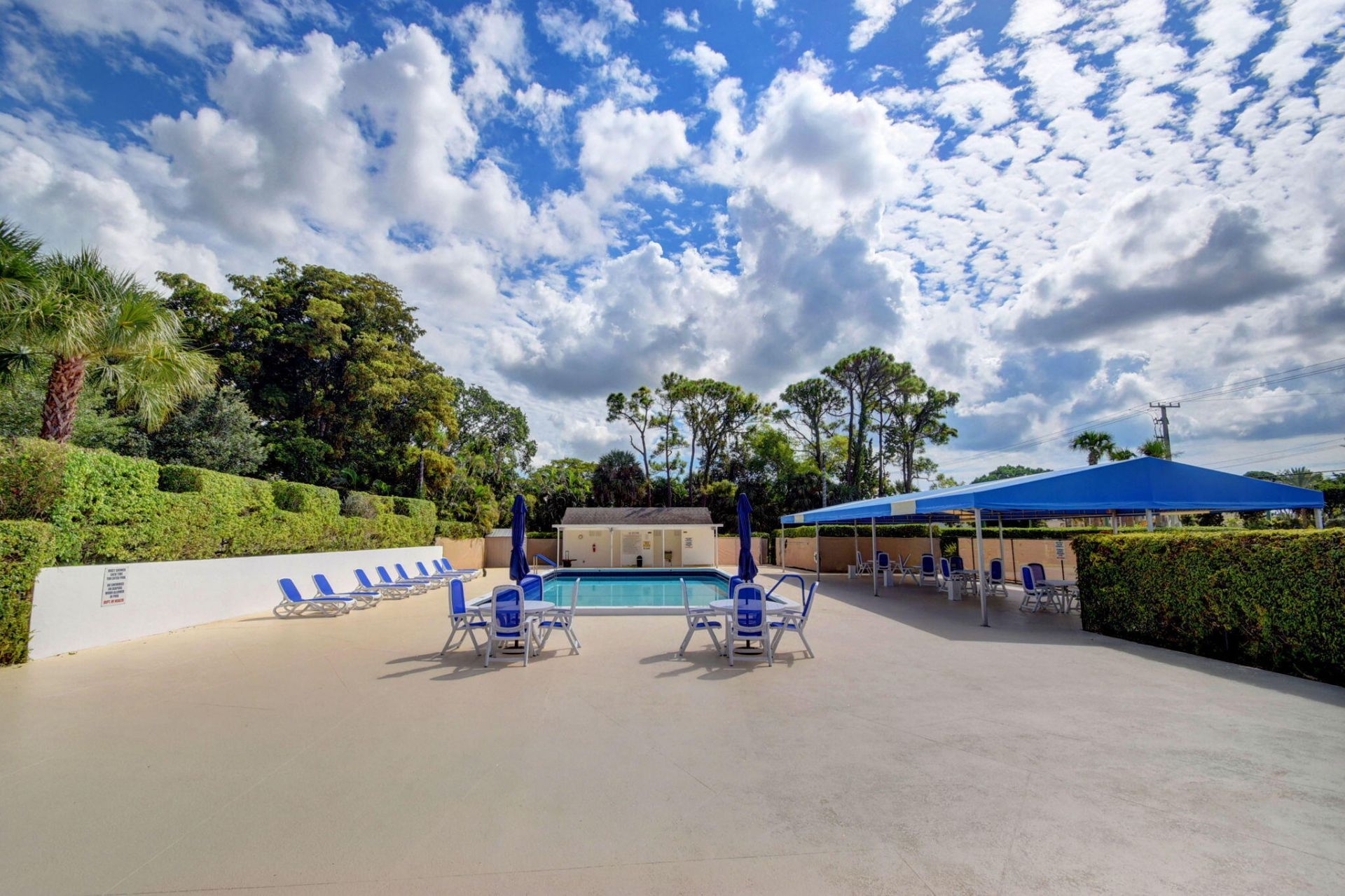 3661 Via Poinciana, Unit 410, Lake Worth, FL 33467 Photo