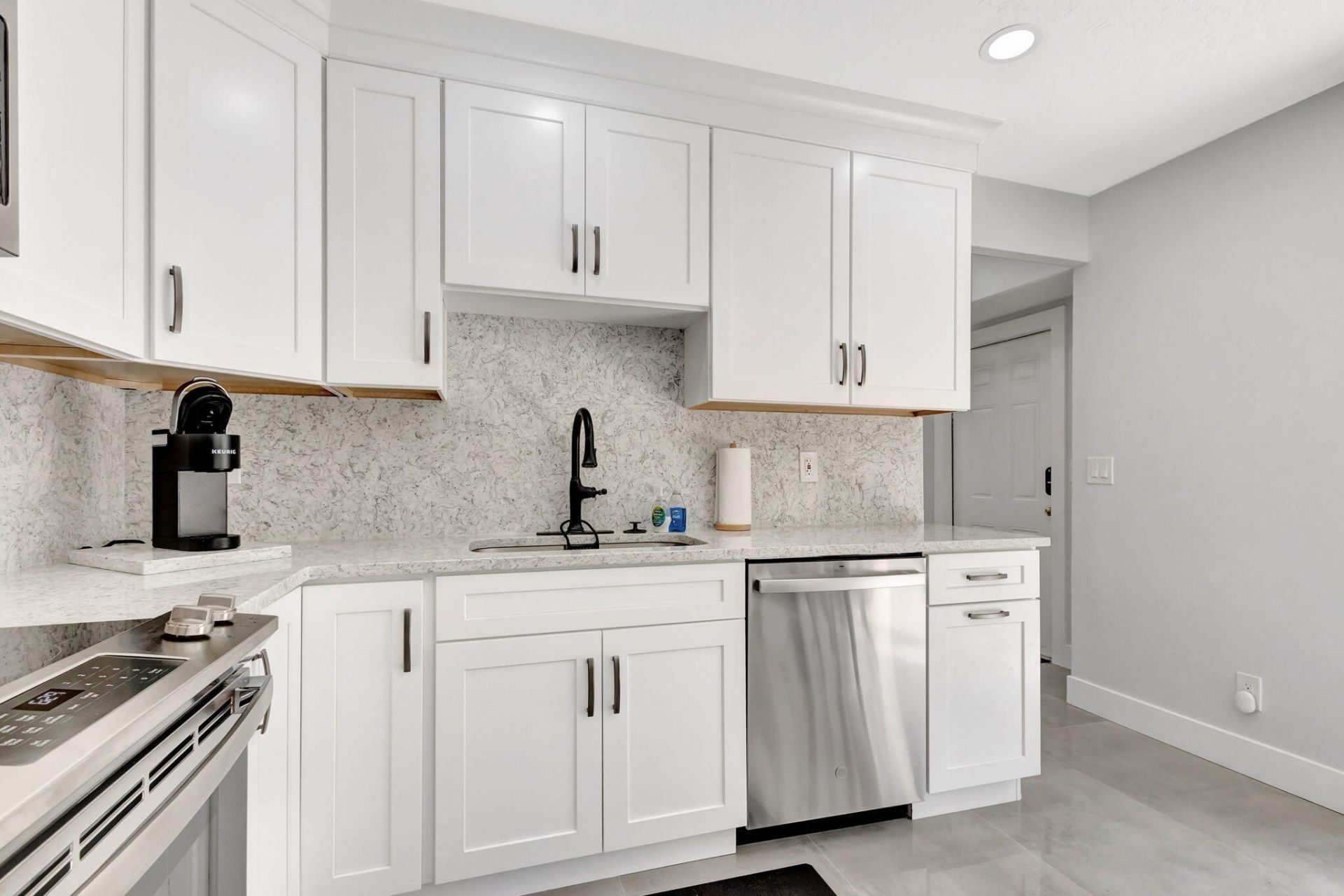 355 Prestwick Circle, Unit 4, Palm Beach Gardens, FL 33418 Photo