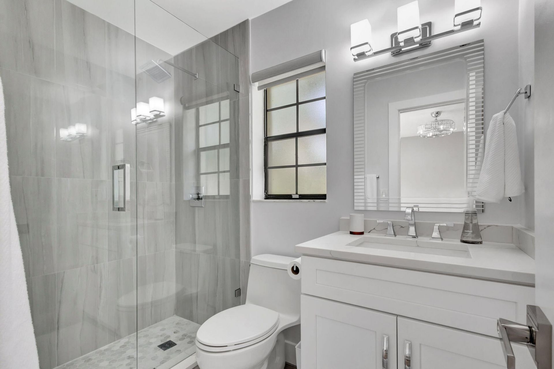 355 Prestwick Circle, Unit 4, Palm Beach Gardens, FL 33418 Photo