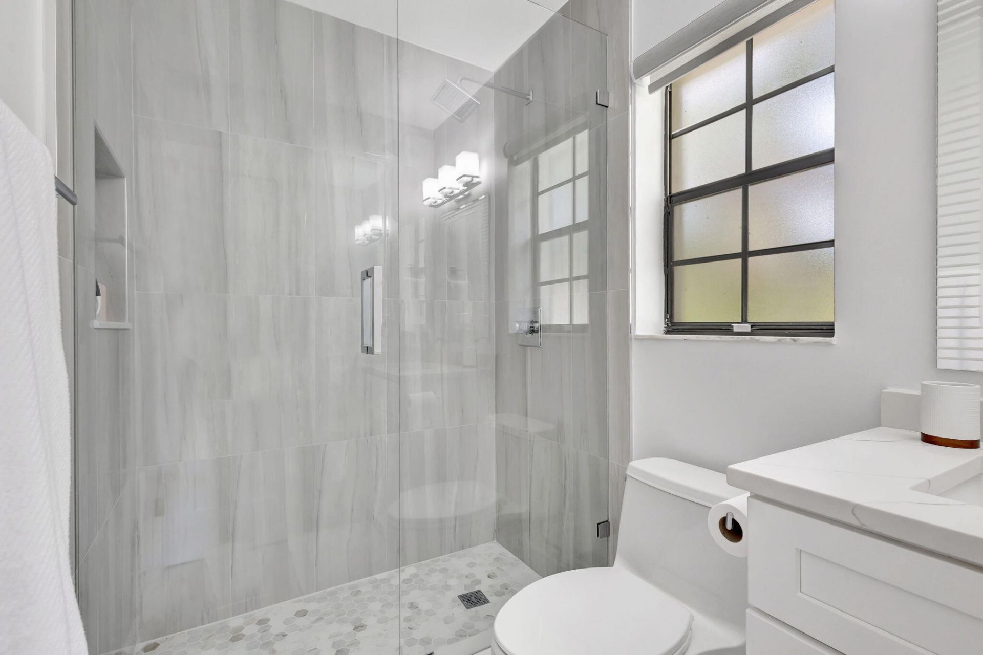 355 Prestwick Circle, Unit 4, Palm Beach Gardens, FL 33418 Photo