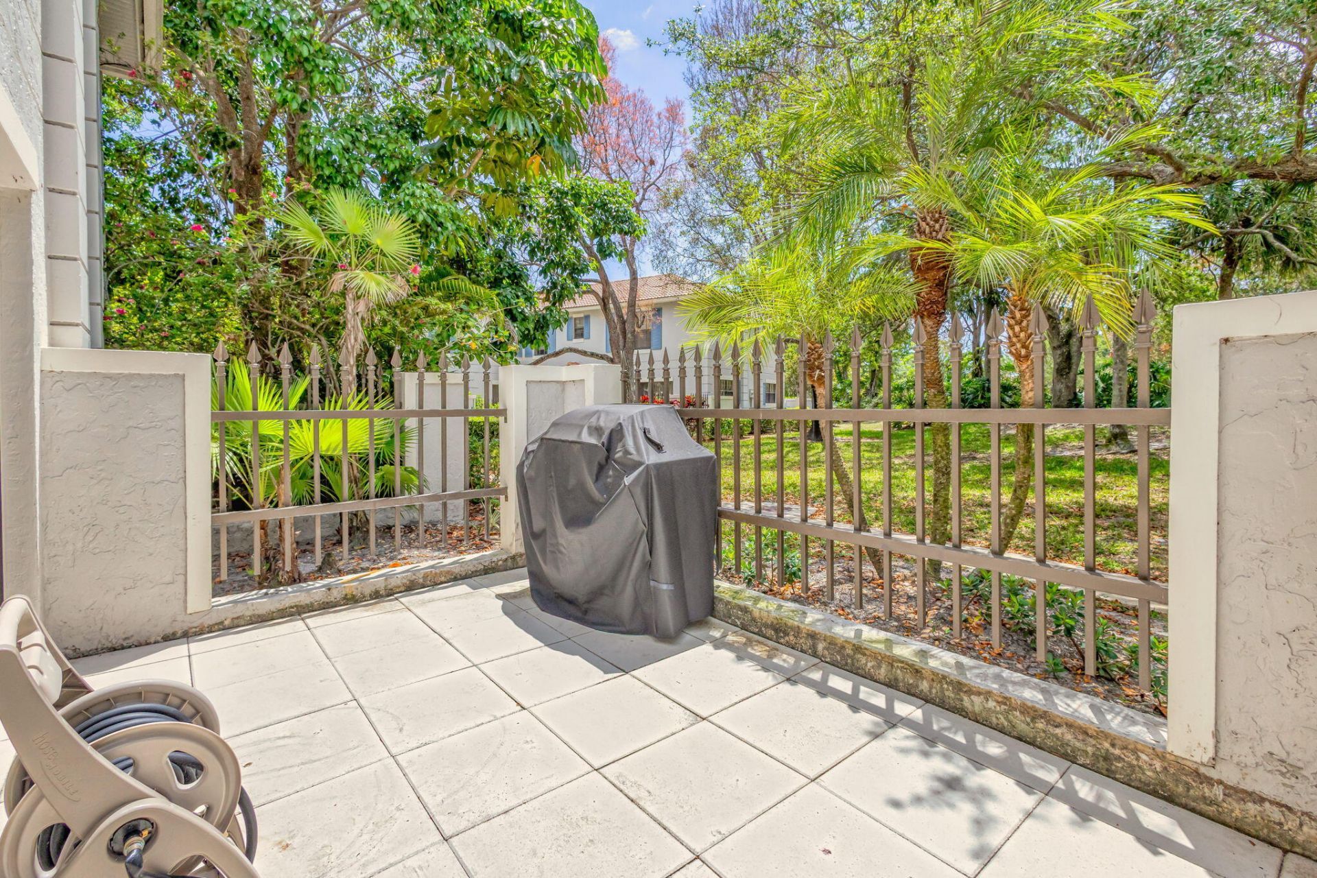 355 Prestwick Circle, Unit 4, Palm Beach Gardens, FL 33418 Photo