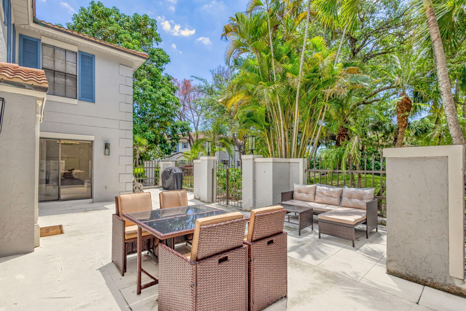 355 Prestwick Circle, Unit 4, Palm Beach Gardens, FL 33418 Photo