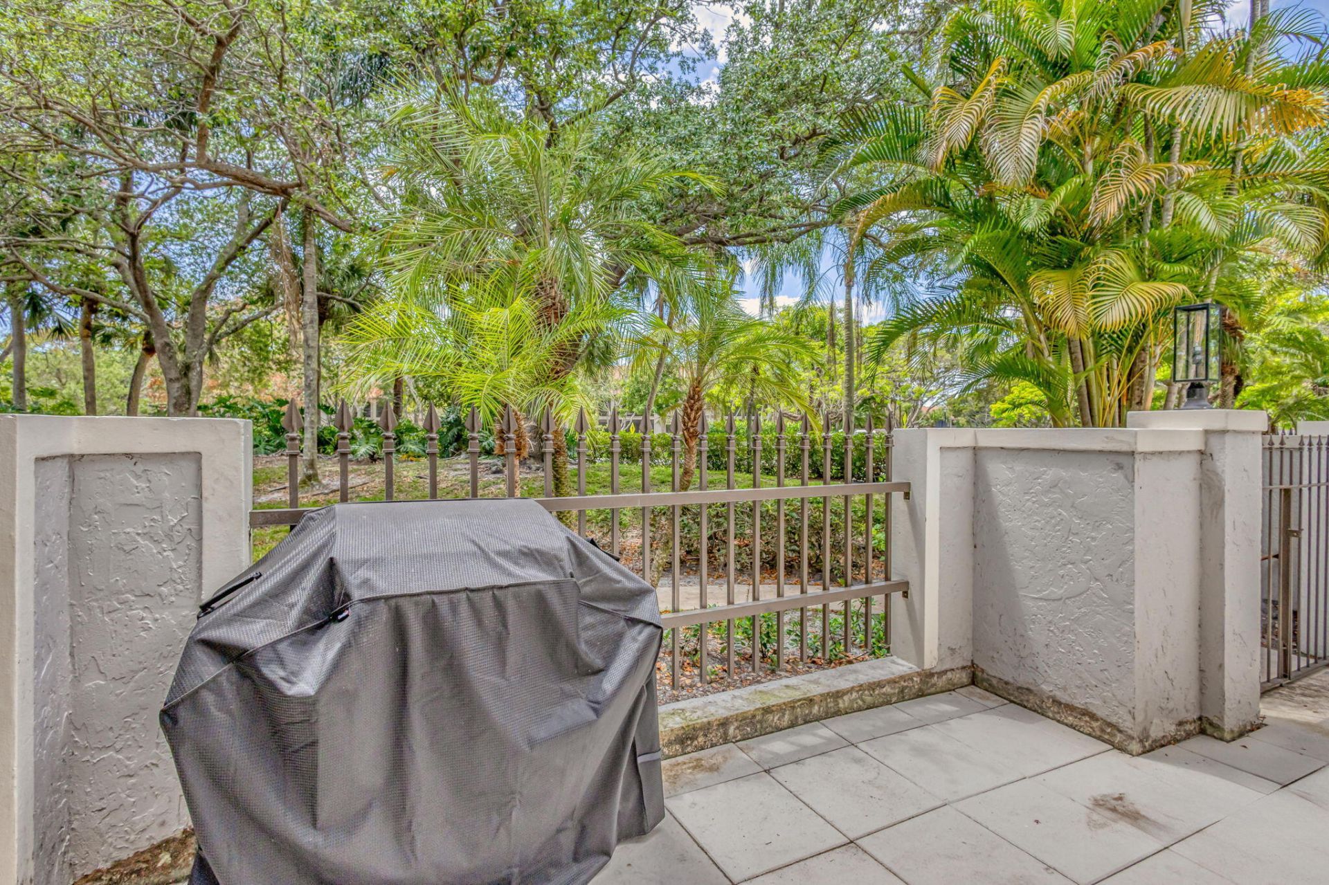 355 Prestwick Circle, Unit 4, Palm Beach Gardens, FL 33418 Photo