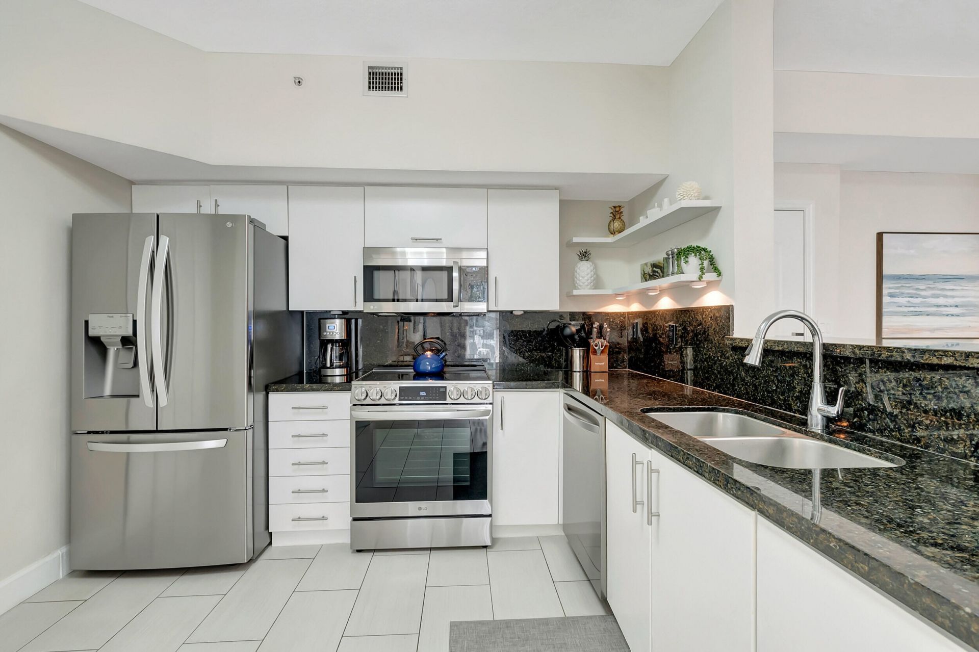 255 NE 3rd Avenue, Unit 2304, Delray Beach, FL 33444 Photo