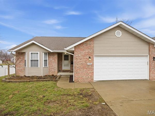 1335 Poplar Street, Unit A, Highland, IL 62249