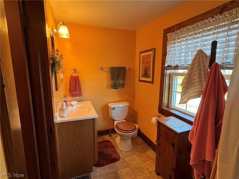 837 Walls Lake Drive NE, Vienna, OH 44473 Photo 21