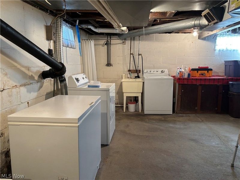 837 Walls Lake Drive NE, Vienna, OH 44473 Photo 24