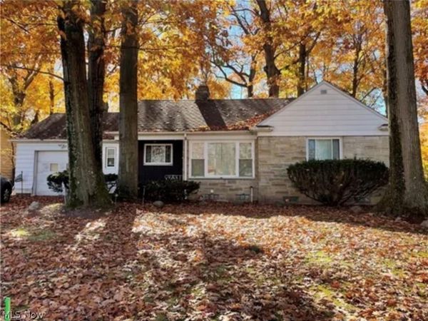 2460 Belvoir Boulevard , Cleveland, OH 44121