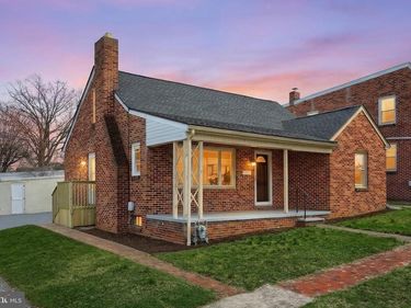 221 S ADAMS STREET, YORK, PA 17404