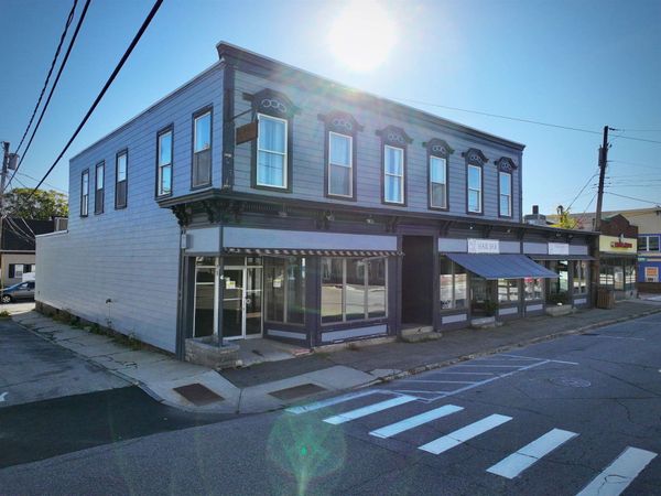 445 Main Street, Farmington, NH 03835