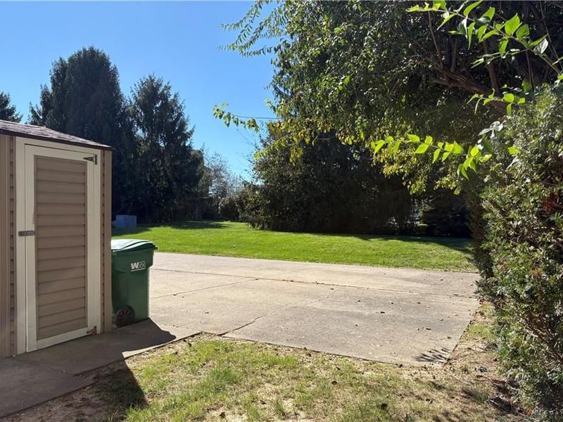 1855 N Lakeman Avenue, Sugarcreek Township, OH 45305 Photo 3