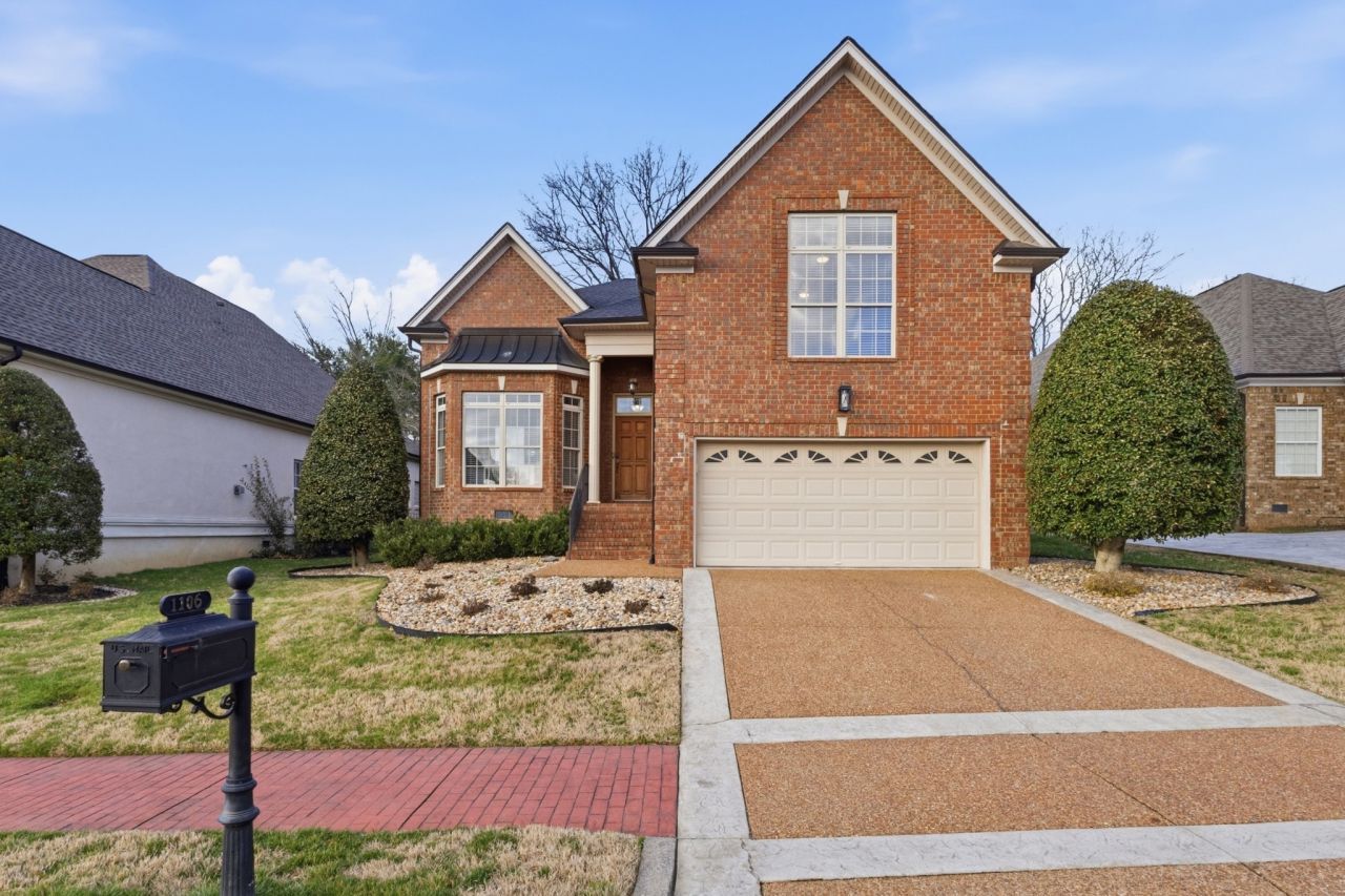 1106 Isaac Franklin Dr, Gallatin, TN 37066 Main Photo
