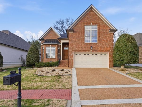 1106 Isaac Franklin Dr, Gallatin, TN 37066