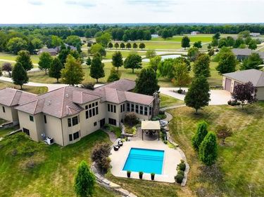 25404 Lawnwood Court, Lee's Summit, MO 64064