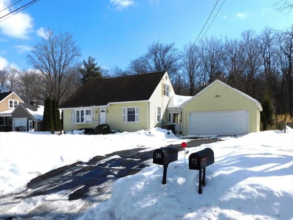 42 Putnam Drive, Westfield, MA 01085