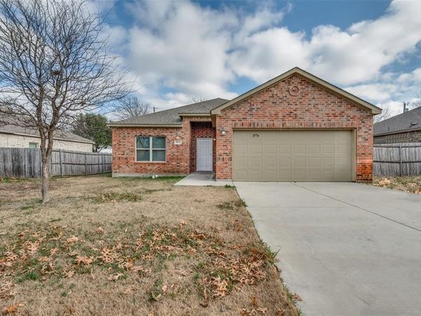 1812 Carrington Drive, Glenn Heights, TX 75154