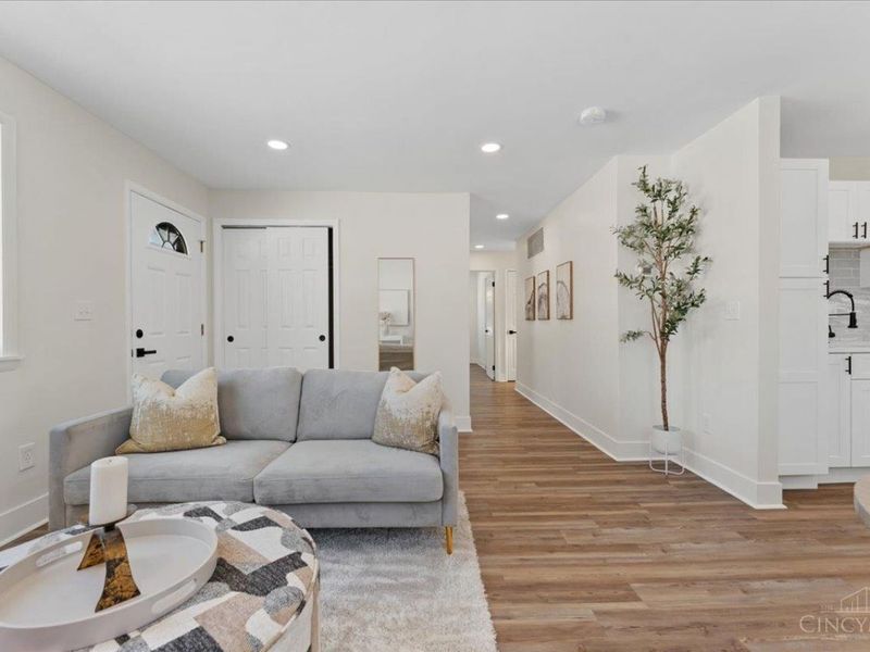 3373 Kathy Lane, Cincinnati, OH 45238 Photo 6