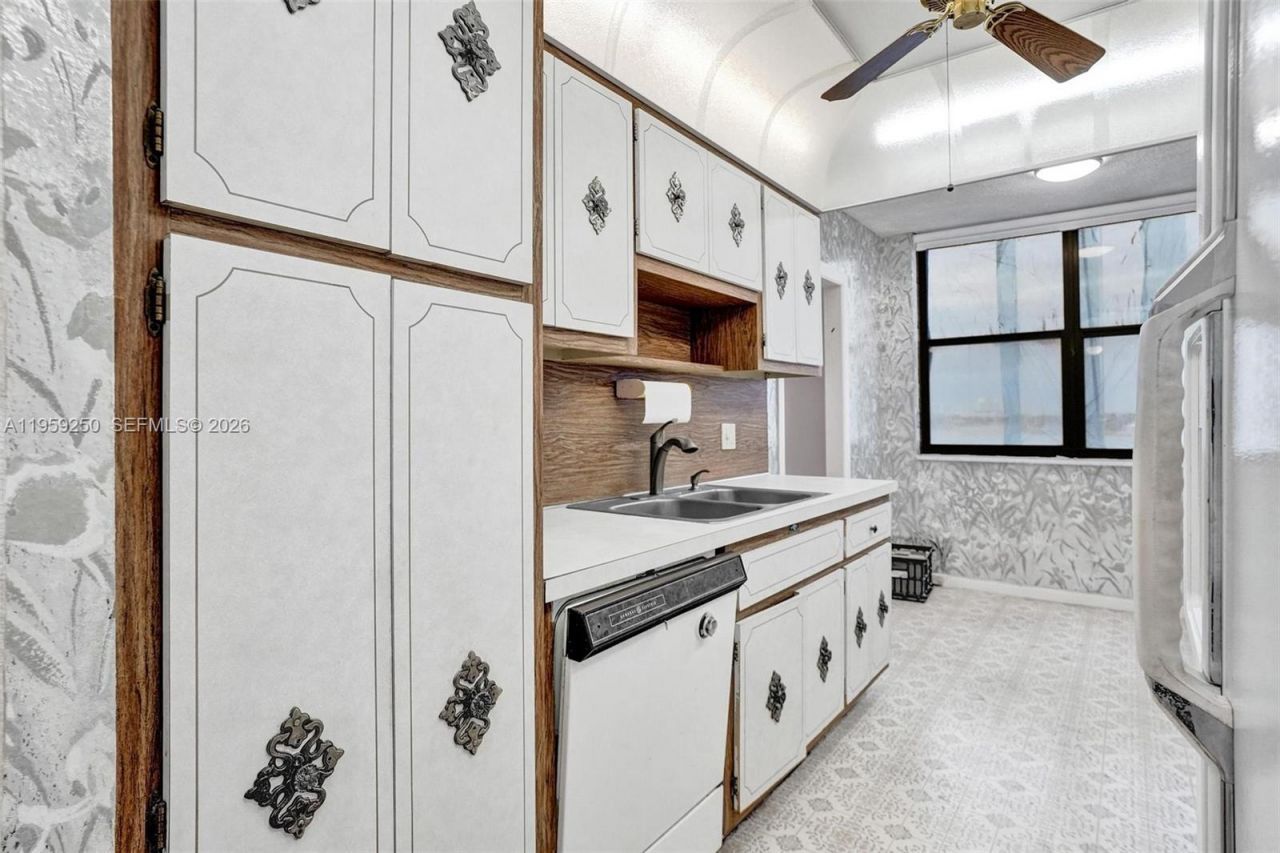 322 Buchanan St , Unit 506, Hollywood, FL 33019 Photo