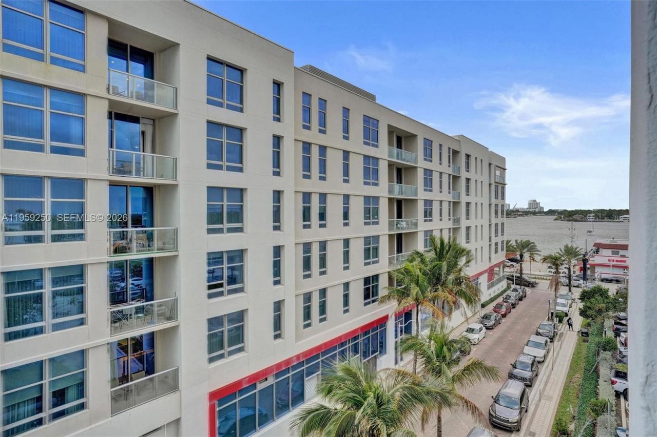 322 Buchanan St , Unit 506, Hollywood, FL 33019 Photo