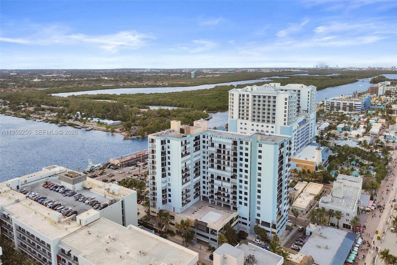 322 Buchanan St , Unit 506, Hollywood, FL 33019 Photo