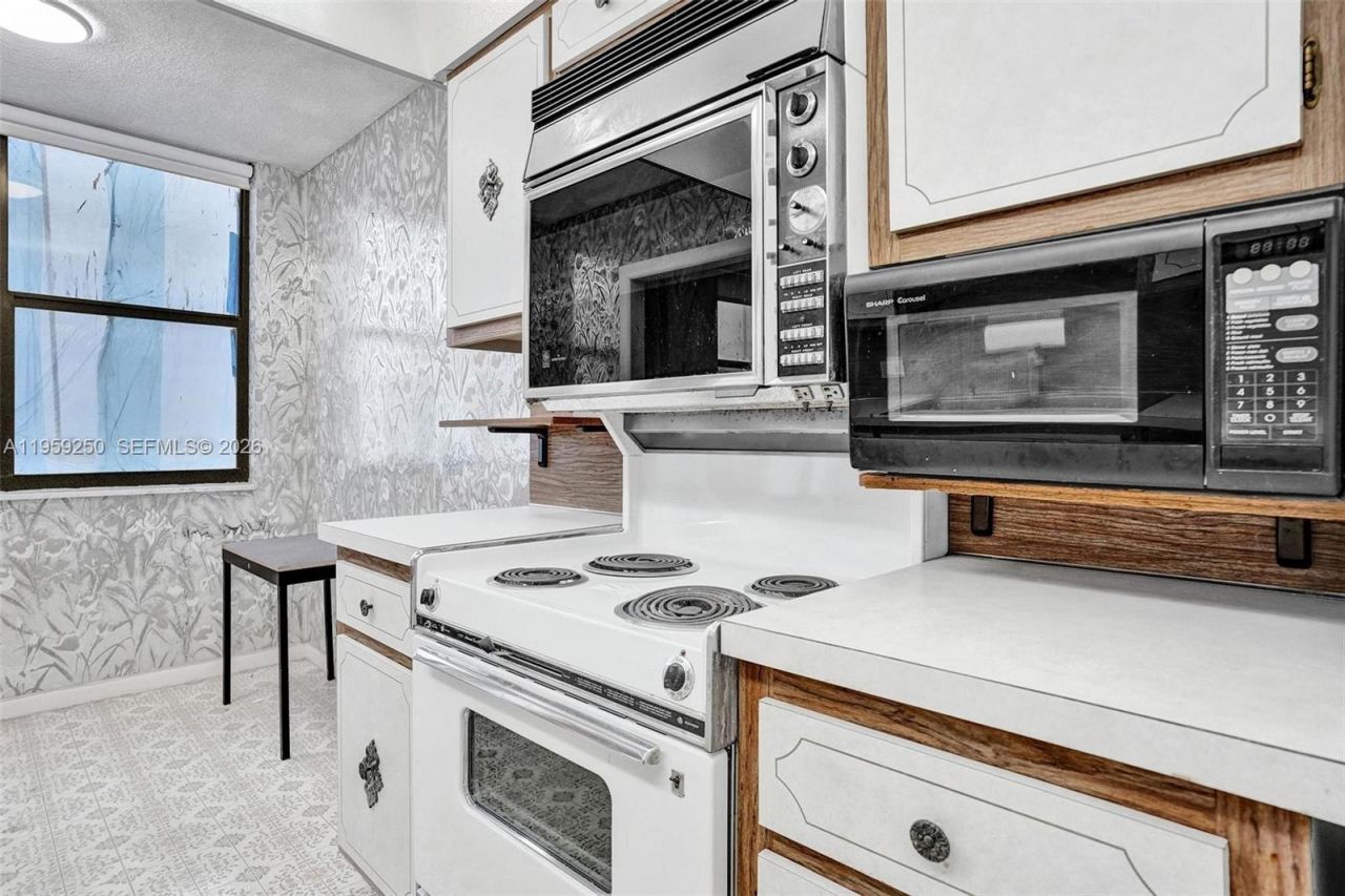 322 Buchanan St , Unit 506, Hollywood, FL 33019 Photo