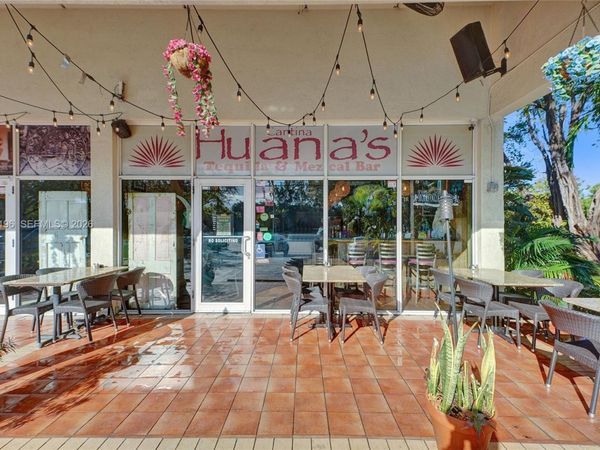 15400 Biscayne Blvd , North Miami, FL 33160