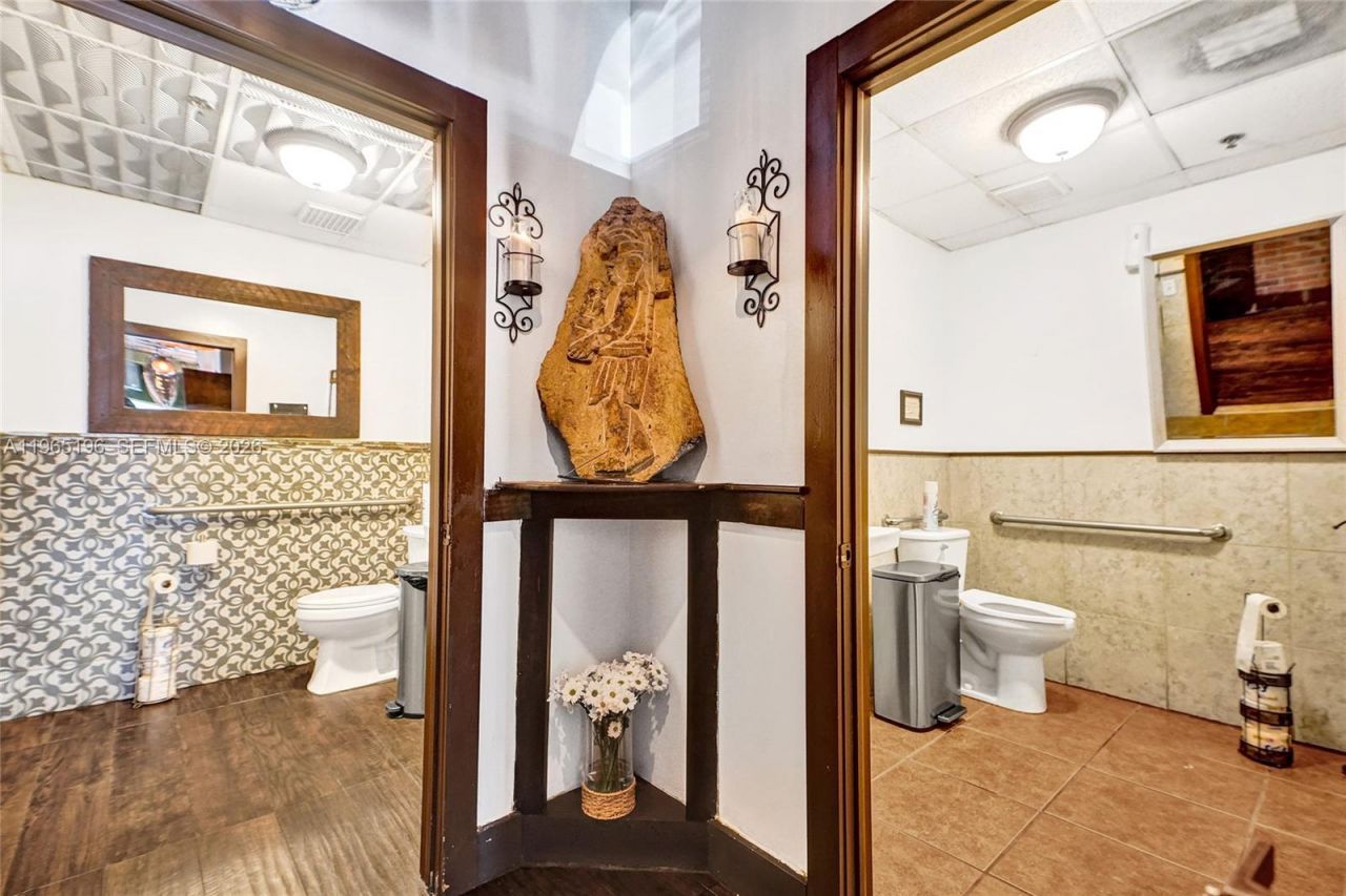 15400 Biscayne Blvd , North Miami, FL 33160 Photo