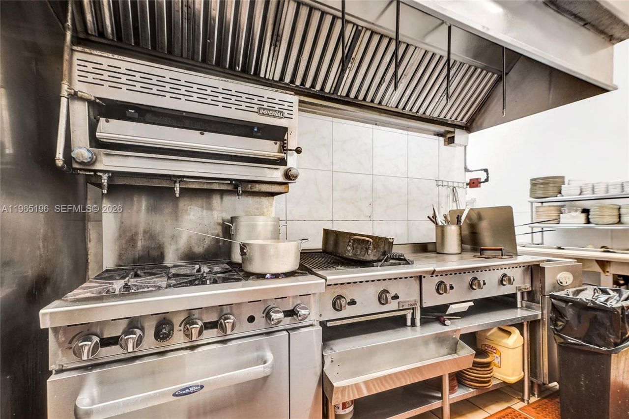 15400 Biscayne Blvd , North Miami, FL 33160 Photo