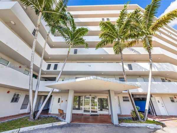1750 NE 191st St, Unit 326-4, Miami, FL 33179