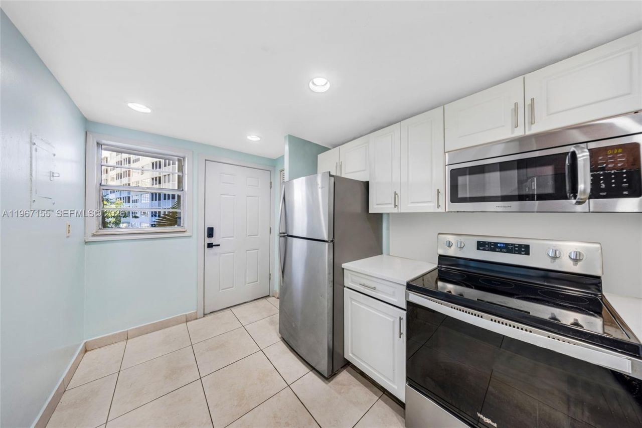 1750 NE 191st St , Unit 326-4, Miami, FL 33179 Photo