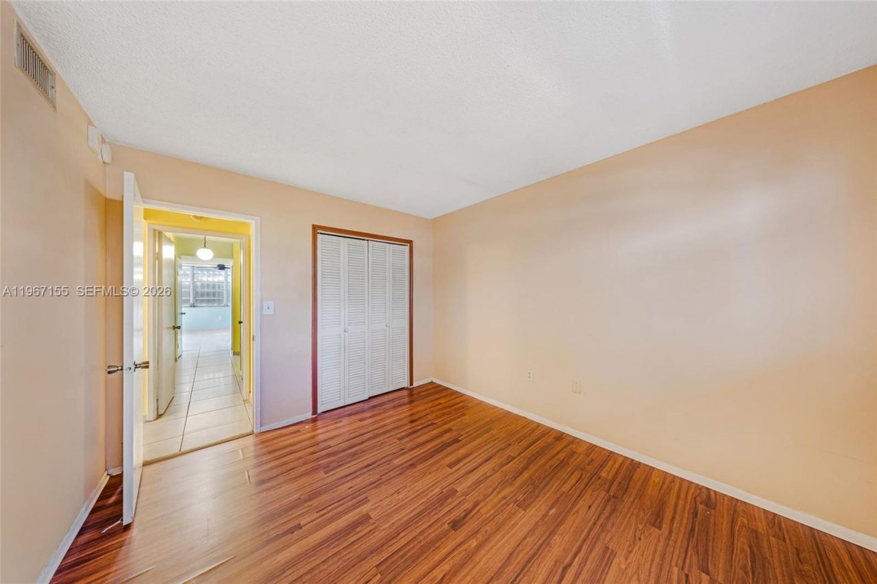 1750 NE 191st St , Unit 326-4, Miami, FL 33179 Photo