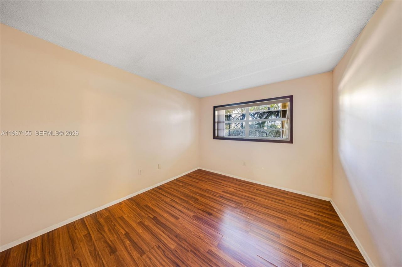 1750 NE 191st St , Unit 326-4, Miami, FL 33179 Photo