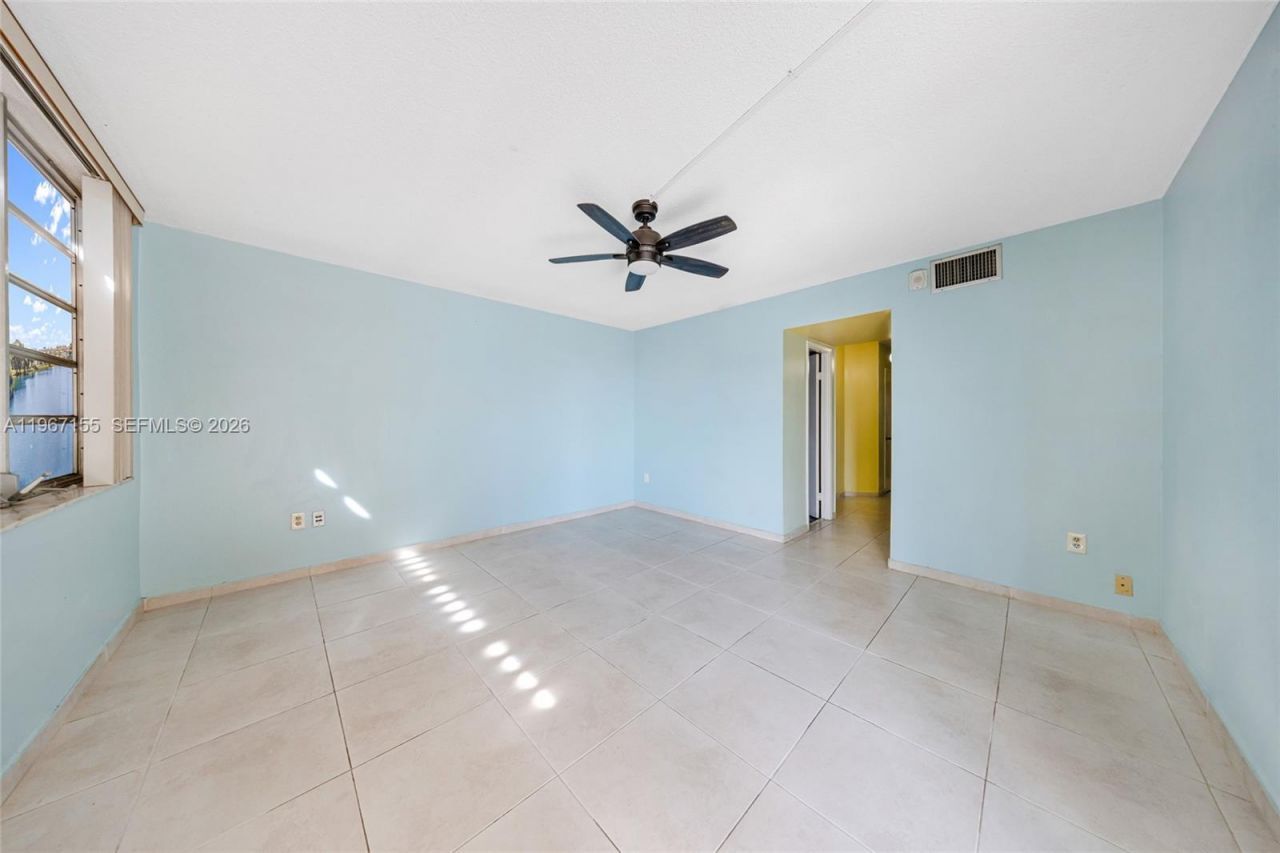 1750 NE 191st St , Unit 326-4, Miami, FL 33179 Photo