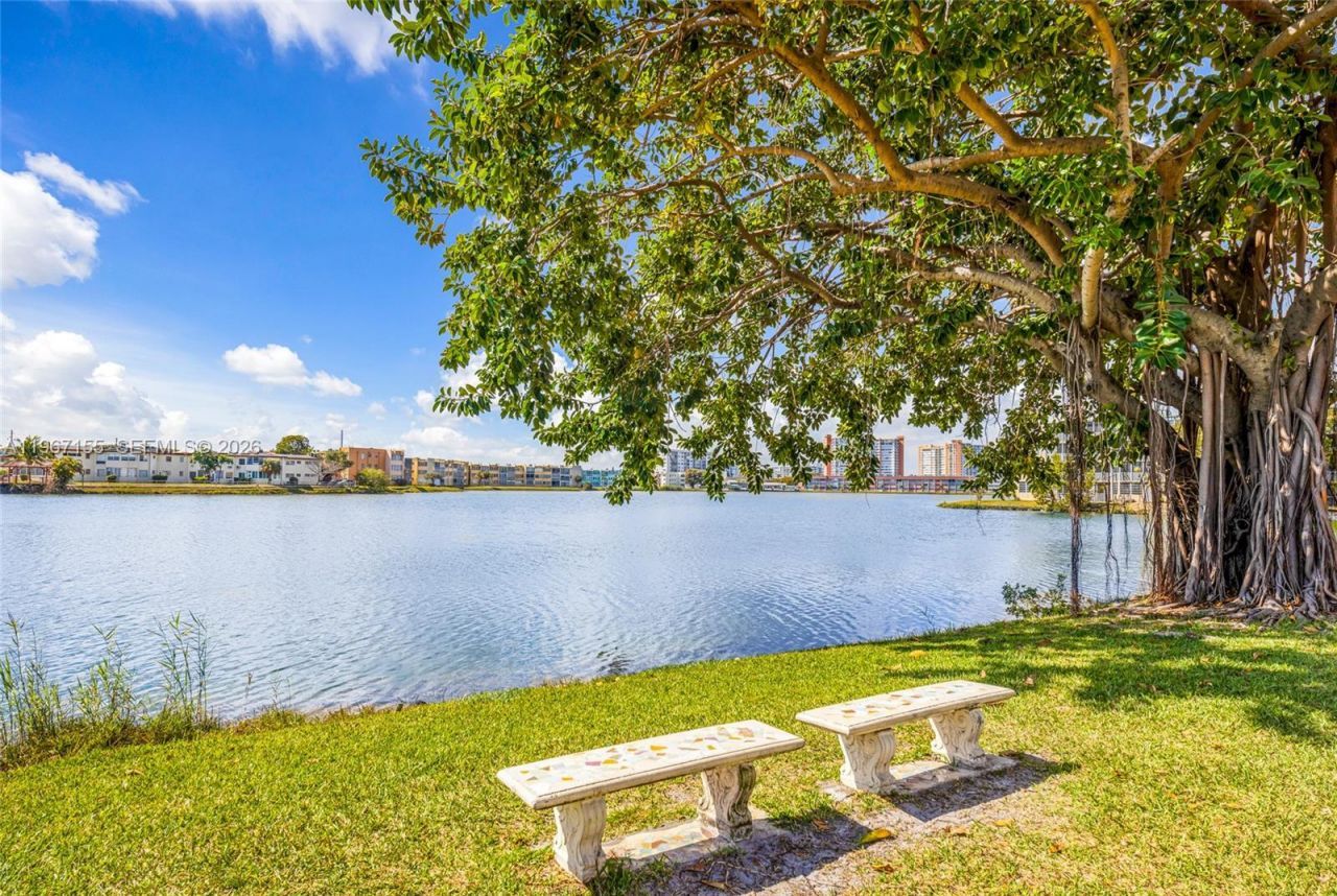 1750 NE 191st St , Unit 326-4, Miami, FL 33179 Photo