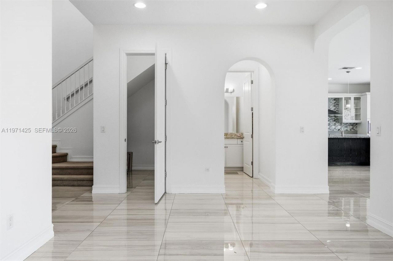 1282 SW 113th Way , Pembroke Pines, FL 33025 Photo