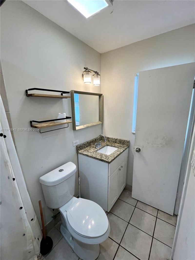 1958 Monroe St, Unit 210, Hollywood, FL 33020 Photo