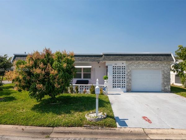 995 NW 74th Ave, Margate, FL 33063