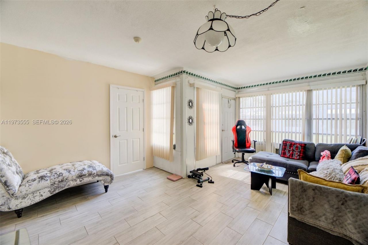 995 NW 74th Ave, Margate, FL 33063 Photo