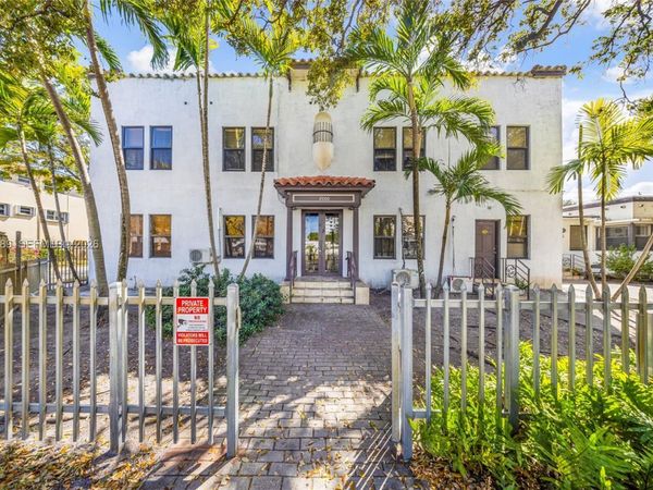 2000 Monroe St , Hollywood, FL 33020