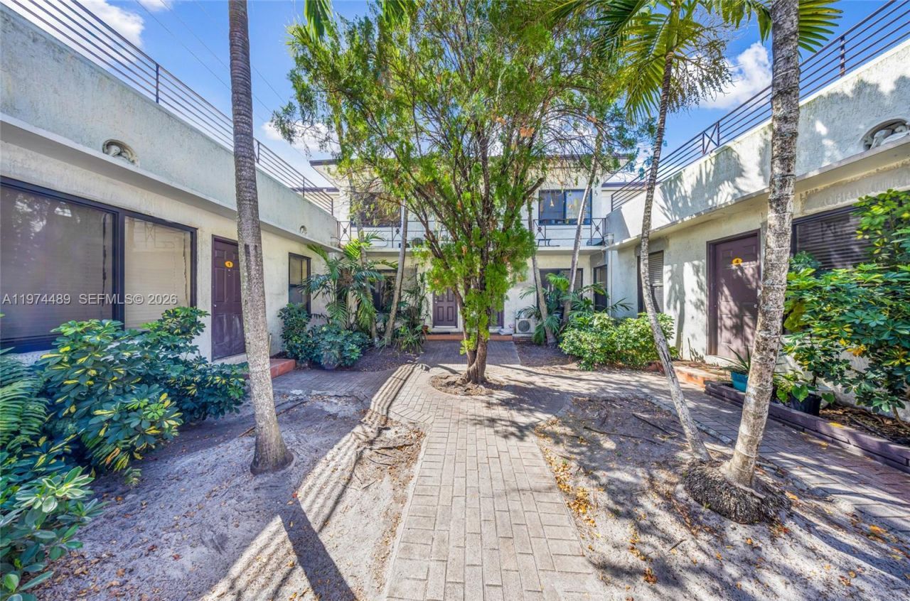 2000 Monroe St, Hollywood, FL 33020 Photo