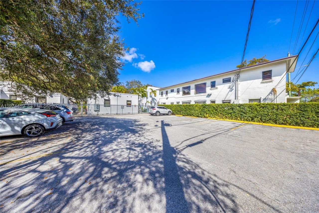 2000 Monroe St, Hollywood, FL 33020 Photo