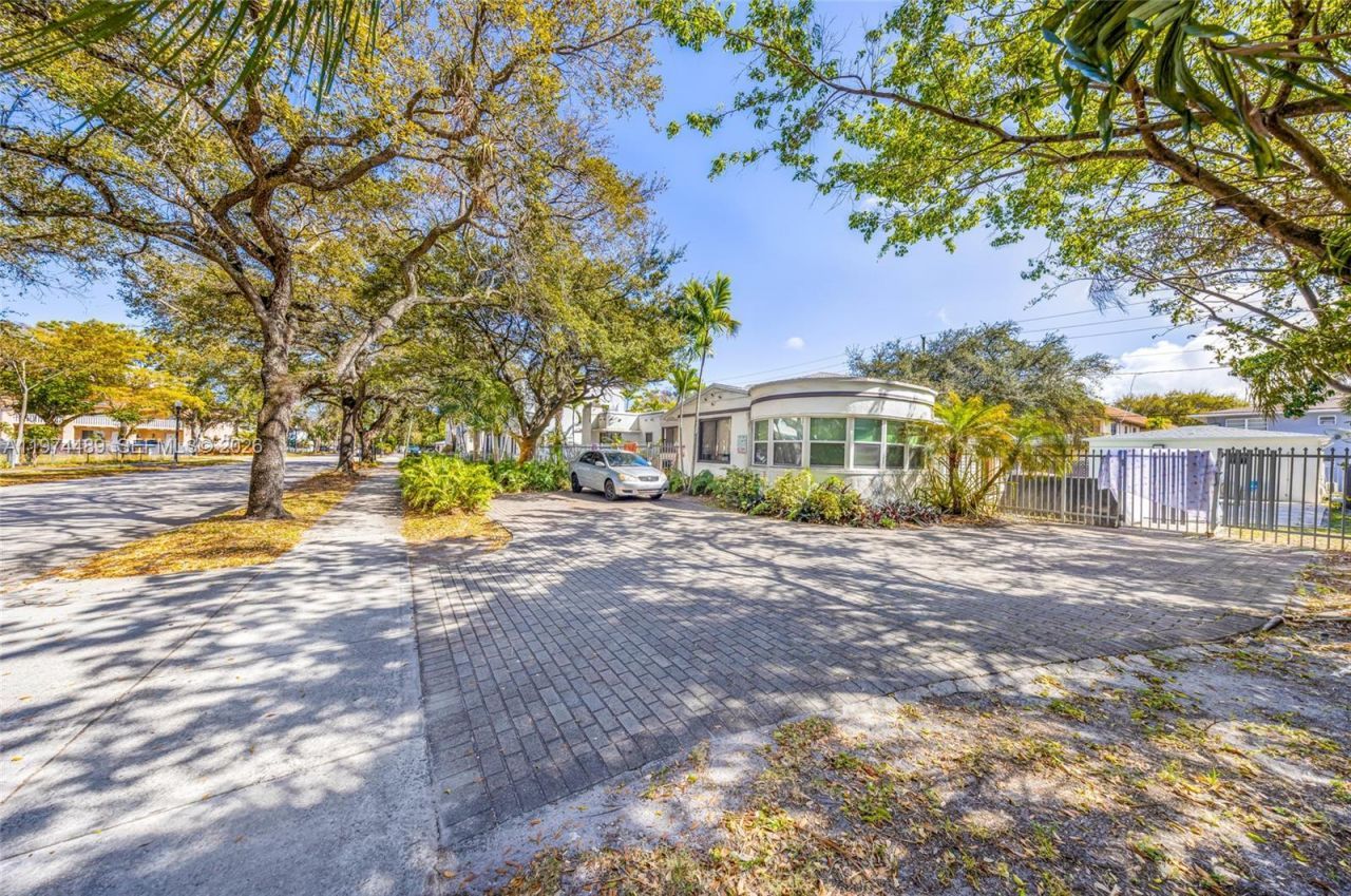 2000 Monroe St, Hollywood, FL 33020 Photo