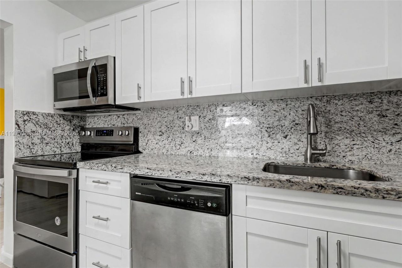 6701 N University Dr , Unit 210, Tamarac, FL 33321 Photo