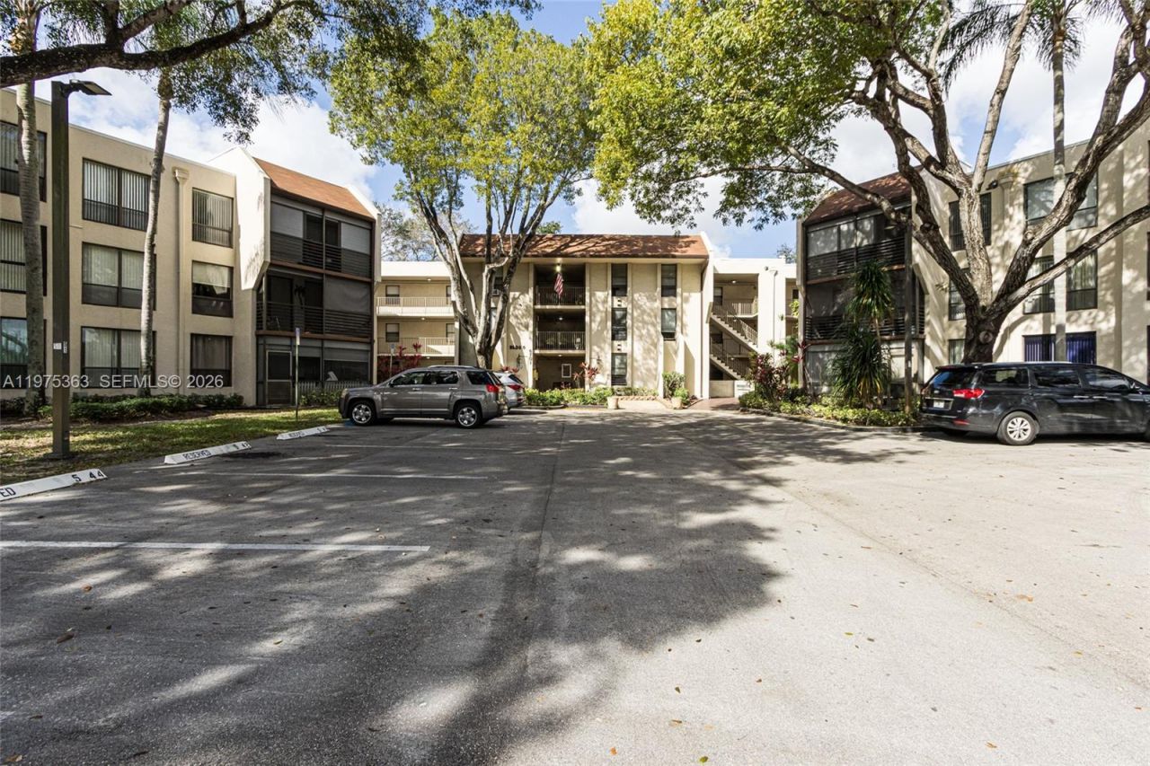 6701 N University Dr , Unit 210, Tamarac, FL 33321 Photo