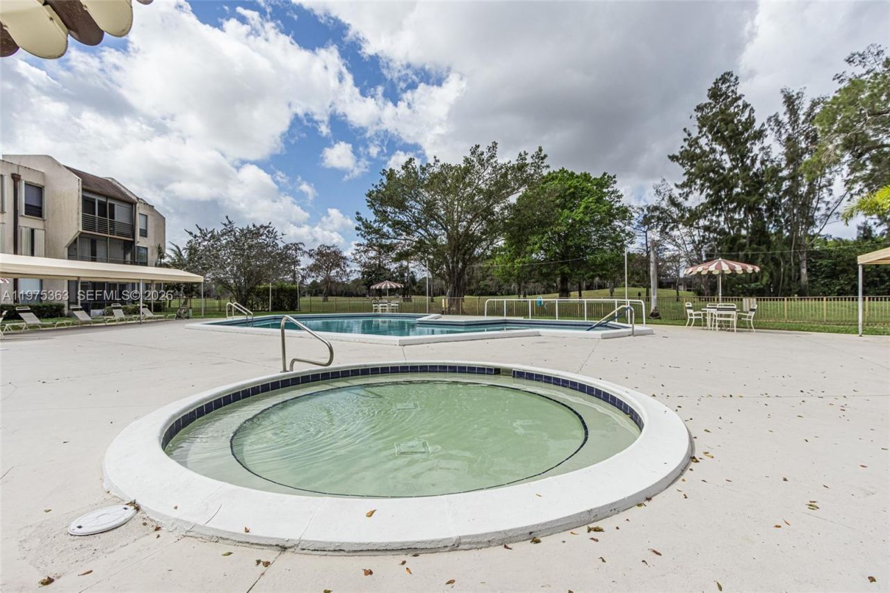 6701 N University Dr , Unit 210, Tamarac, FL 33321 Photo
