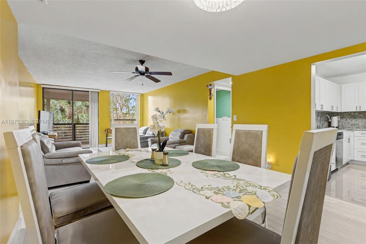 6701 N University Dr , Unit 210, Tamarac, FL 33321 Photo