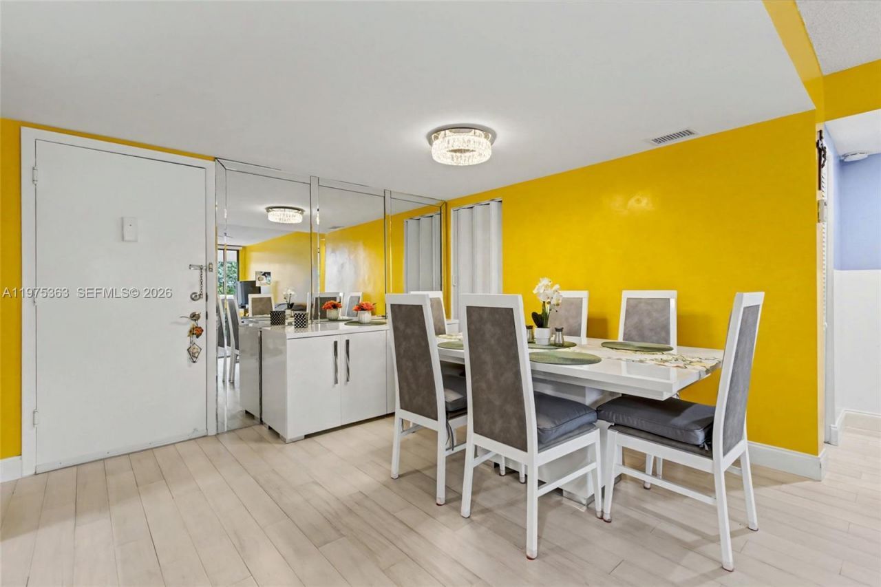 6701 N University Dr , Unit 210, Tamarac, FL 33321 Photo